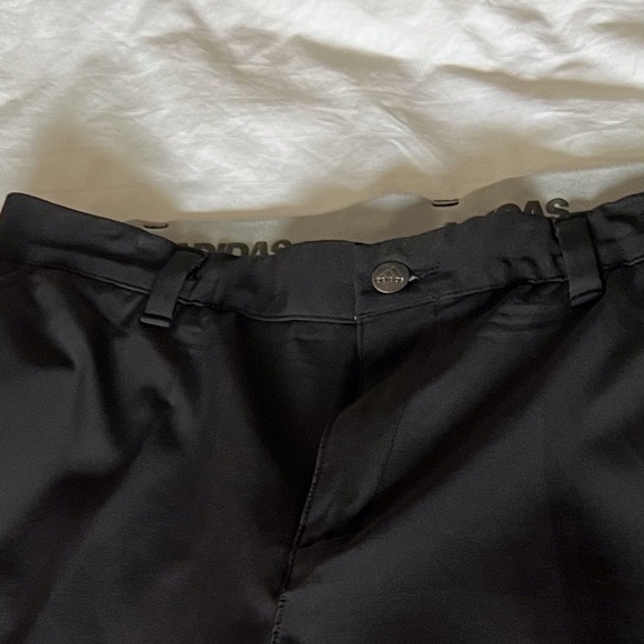 ADIDAS golf shorts 🏌️♂️like NEW condition - Picture 7 of 8